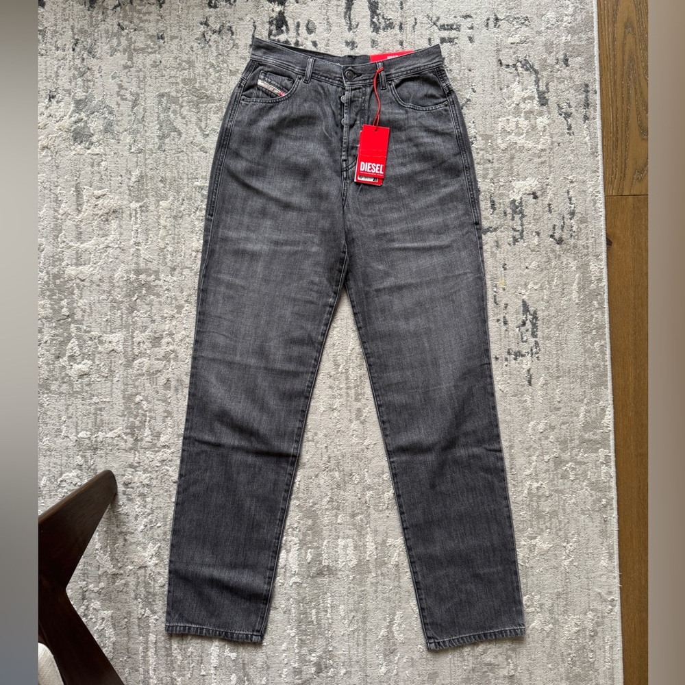 NWT Women’s Diesel High Waisted Straight Leg Jeans 27x32